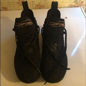 Lebron 16 I’m king